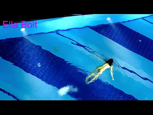 ❤️ Nu mă pot opri din privit, tânără blondă surprinsă înotând goală în piscina stațiunii ELLA BOLT ❌ at ro.sexflashgame.ru ﹏