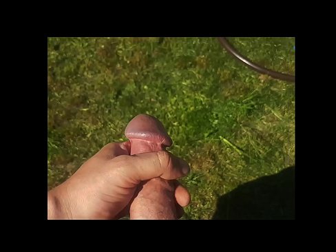 ❤️ O bunăciune fierbinte își face sex cu păsărica roz și ejaculează cu un squirt într-o grădină de vară ❌ at ro.sexflashgame.ru ﹏