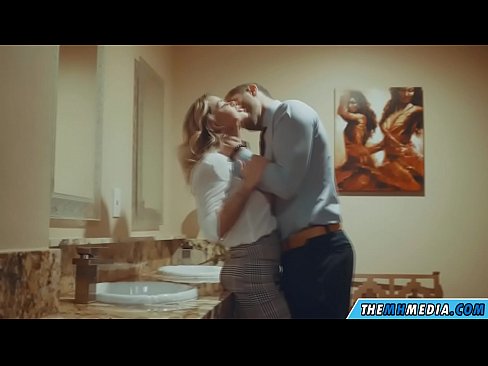 ❤️ Când o blondă cu sânii mari te seduce într-o toaletă publică ❌ at ro.sexflashgame.ru ﹏